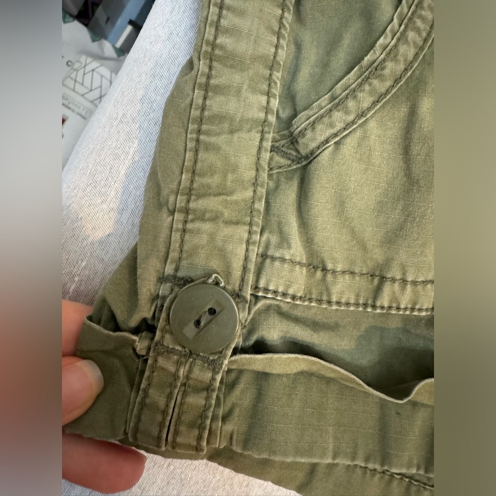 American Eagle 🦅 cuffed shorts - Picture 6 of 9
